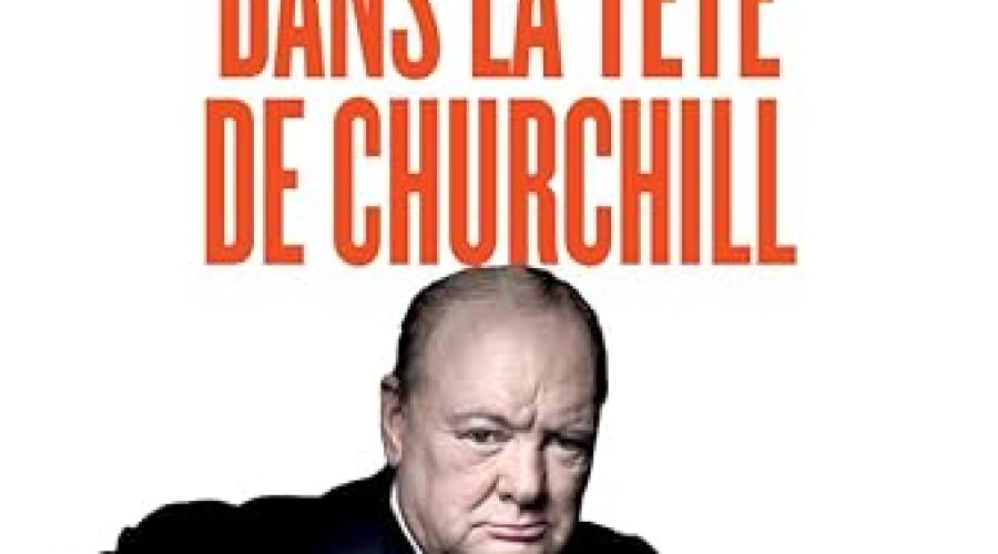 Smith explore les ressorts intellectuels et psychologiques de Churchill : ses lectures, son rapport obsessionnel à l’Histoire, ses contradictions personnelles, mais aussi sa capacité singulière à penser la guerre comme un combat à la fois stratégique, civilisationnel et symbolique. Churchill ne pensait pas la guerre comme une anomalie, mais comme une constante de la condition humaine, susceptible d’être contenue — jamais éradiquée — par la volonté politique et la mobilisation morale.
