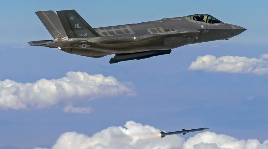f-35a-lightning-ii-2657514_1920-1300x867-1