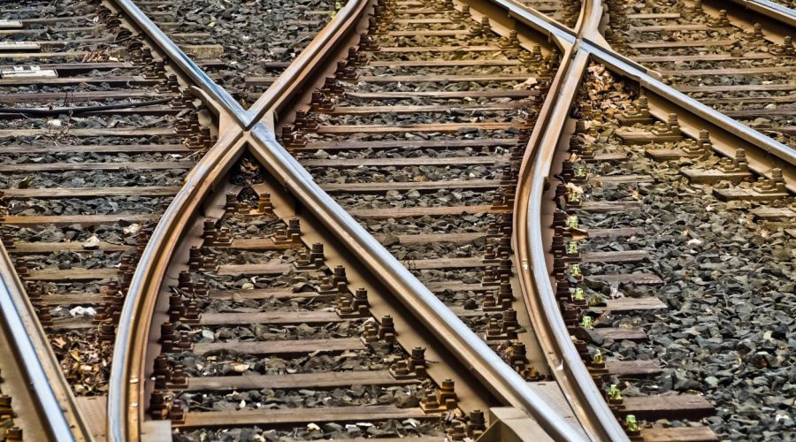 rails-3309912_1920-1300x867-1